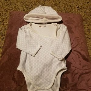 Gucci onsie